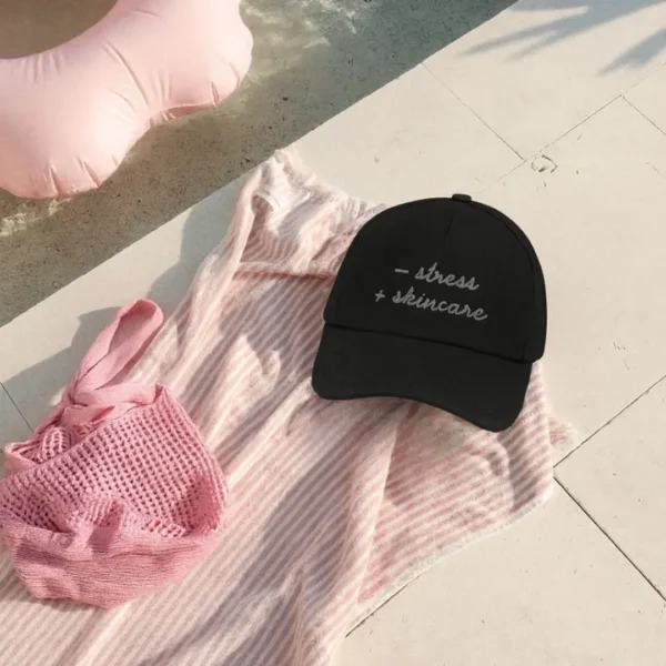 cappellino nero ricamato regolabile